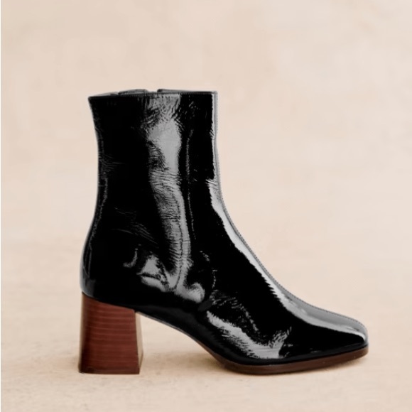 Sézane Axelle Ankle Boots in Patent Black FR 40 / US 9 - Picture 5 of 14